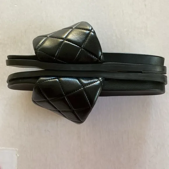 AVELLINI Women’s Black Cushion Slides Sandals Size 39 or 8 US