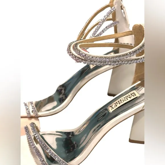 Badgley Mischa womens Lillie Crystal Dual-Strapped Block Heels NEW, Size 9