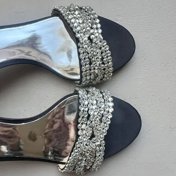 Badgley Mischka Black Fabric w/ Crystal Embellishments &amp; Block Heel Sandals US 7