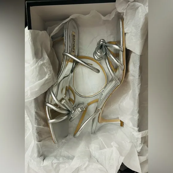 Badgley Mischka® Loyalty Sandals in Silver Kitten Heels Women's 9.5 in Box