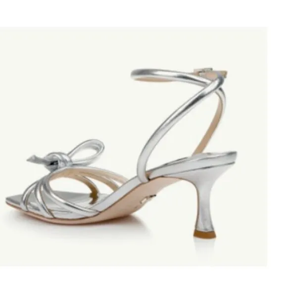 Badgley Mischka® Loyalty Sandals in Silver Kitten Heels Women's 9.5 in Box