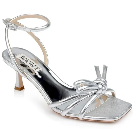 Badgley Mischka® Loyalty Sandals in Silver Kitten Heels Women's 9.5 in Box