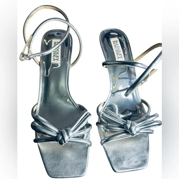 Badgley Mischka® Loyalty Sandals in Silver Kitten Heels Women's 9.5 in Box