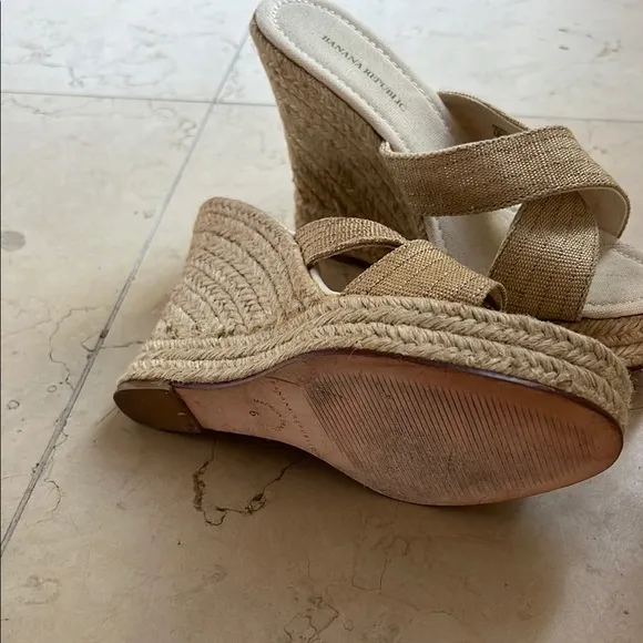 Banana Republic Women's Gold Wedge Sandals