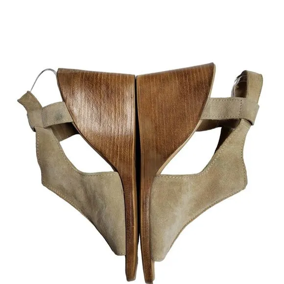 Barbara Barbieri beautiful 100% Sueded leather made in Italy wedge sandals.