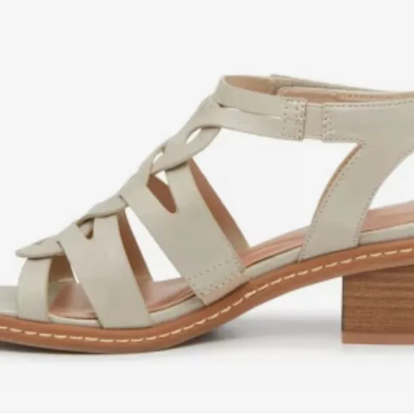 Bare Traps Strappy Block Heel Sandals NWT