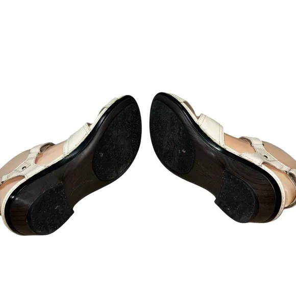 Barefoot Freedom Women's Size 8WW Extra Wide Strappy Orthopedic Sandals Leather