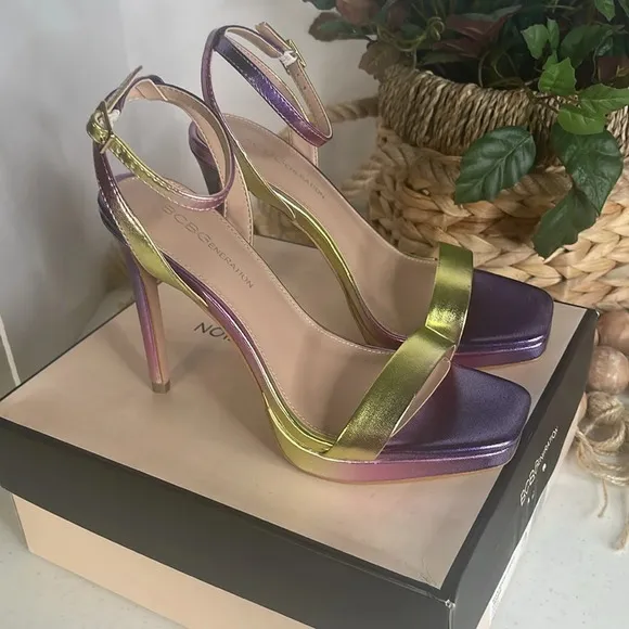BCBGENERATIONWomen's Cadence Metallic Sandals In Ombre Sz 7