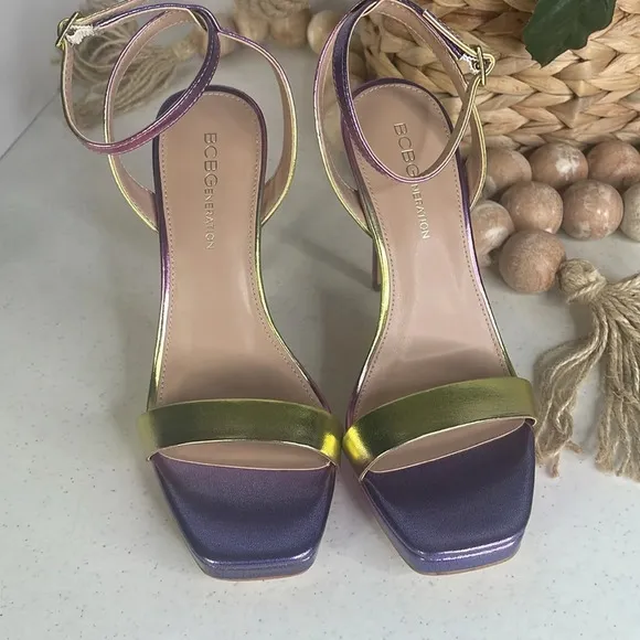 BCBGENERATIONWomen's Cadence Metallic Sandals In Ombre Sz 7