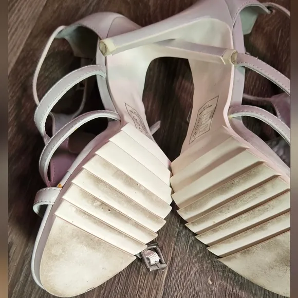 Beau &amp; Ashe sporty gladiator gray &amp; white heels STUNNING  Sz7.5