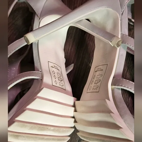 Beau &amp; Ashe sporty gladiator gray &amp; white heels STUNNING  Sz7.5
