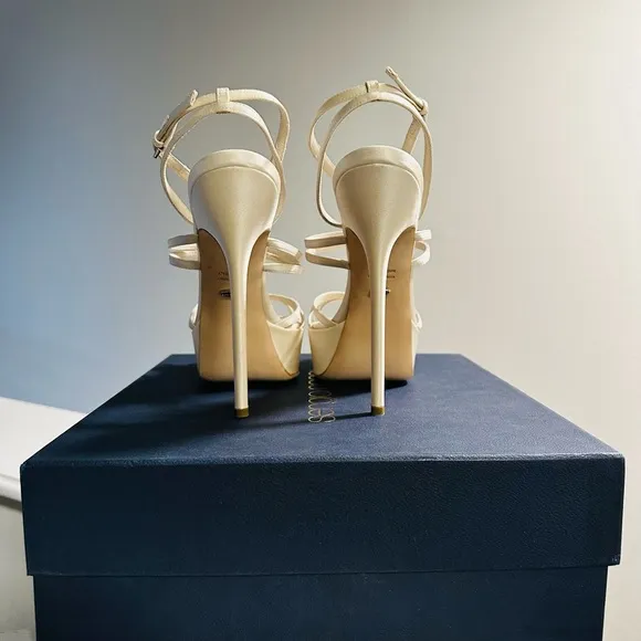 Beautiful champagne color Italian handmade Sergio Rossi sandals