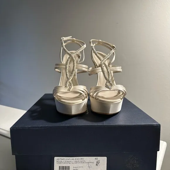 Beautiful champagne color Italian handmade Sergio Rossi sandals