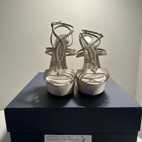 Beautiful champagne color Italian handmade Sergio Rossi sandals