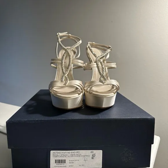 Beautiful champagne color Italian handmade Sergio Rossi sandals