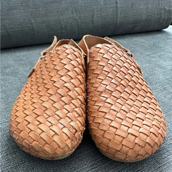 Beautiful ZARA braided Sandals (unisex)