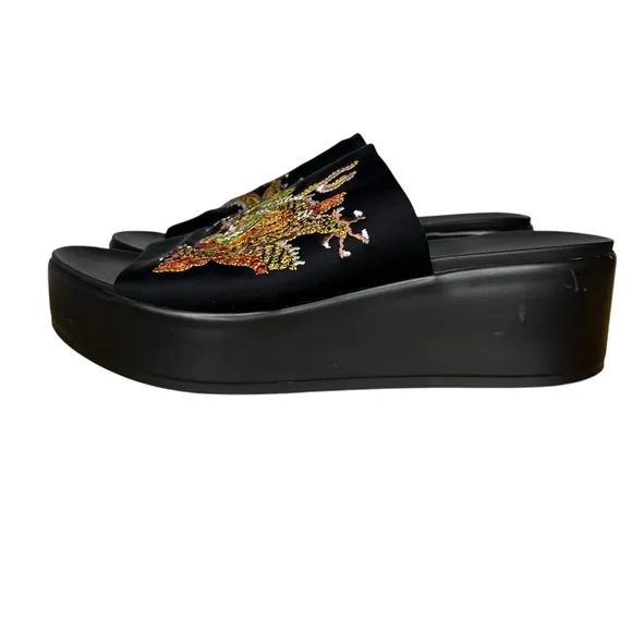 bebe Y2K Black Platform/Wedge Embroidered Dragon Slip-On Sandal Size 9