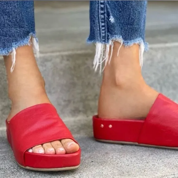 Beek Red Pelican Leather Slide