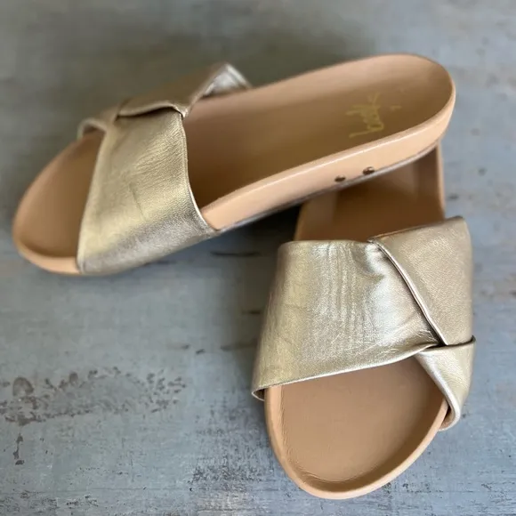 Beek Tori Slide Sandals