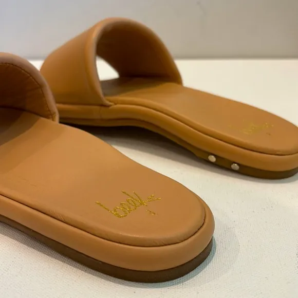 BEEKLeather Puffbird Sandals in Beach