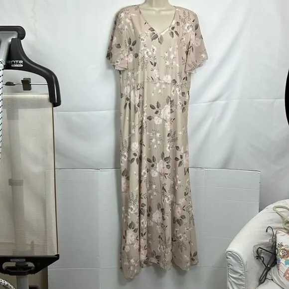 Beige floral v-necklace maxi swing dress NWT size xl