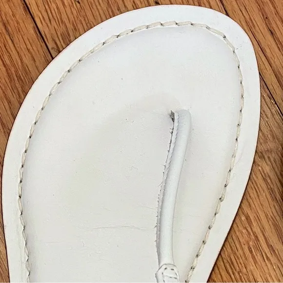 Bernardo Lilly white leather flat t-strap thong sandals shoes