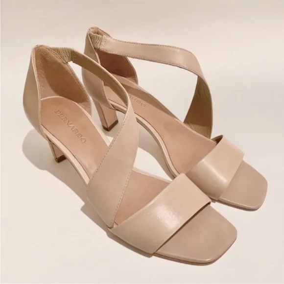 Bernardo Women’s Camille Blush Nude Leather Mid Heel Sandals Fashion Pumps  6