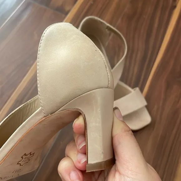 Bernardo Women’s Camille Blush Nude Leather Mid Heel Sandals Fashion Pumps  6