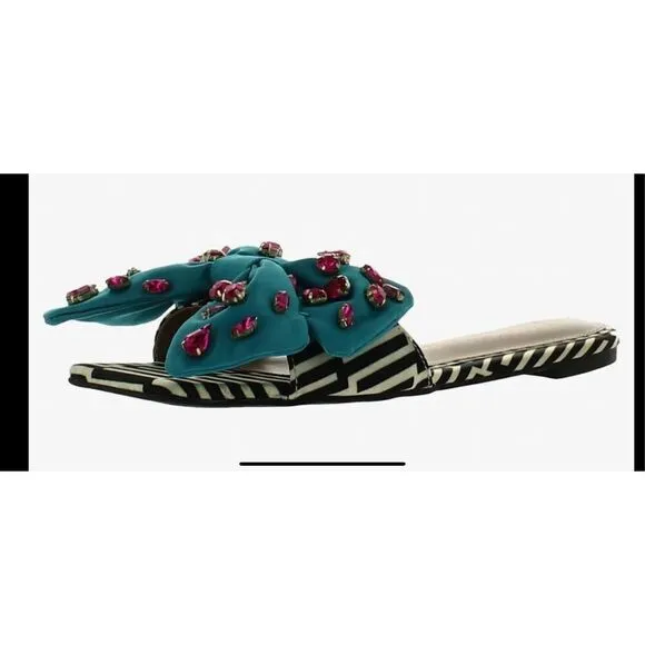 🔥💥Betsey Johnson, beautiful bow and rhinestone Square open toe sandals with ex