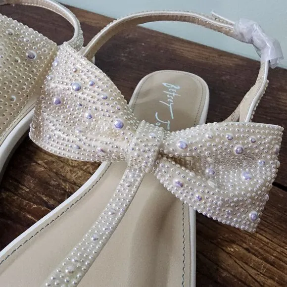 Betsey Johnson Kids Sasha Embellished Thong Ankle Strap Sandels Big Girls Size 4