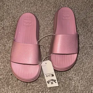 Billabong Pink Cushion Glitter Platform Slides