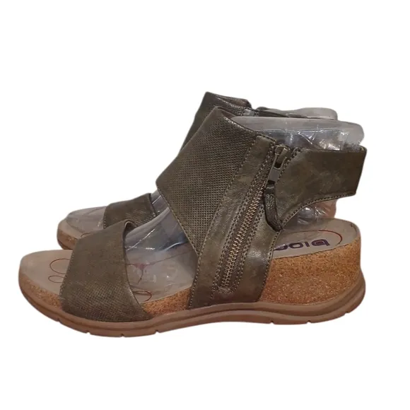 Bionica Green Leather Sandals Double Strap Cork Heel Comfort Sandals Sz 10