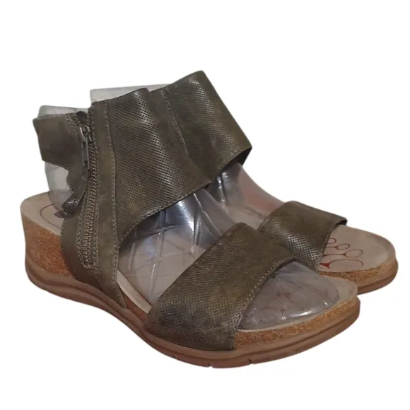Bionica Green Leather Sandals Double Strap Cork Heel Comfort Sandals Sz 10