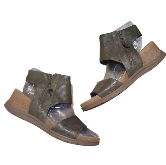 Bionica Green Leather Sandals Double Strap Cork Heel Comfort Sandals Sz 10