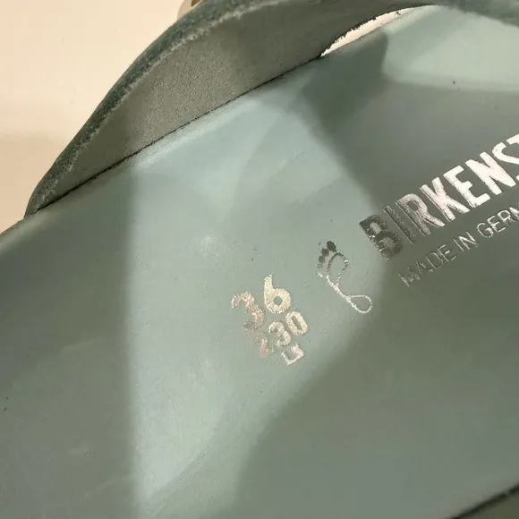 Birkenstock Gizeh Big Buckle Natural Leather Patent - High Shine Surf Green