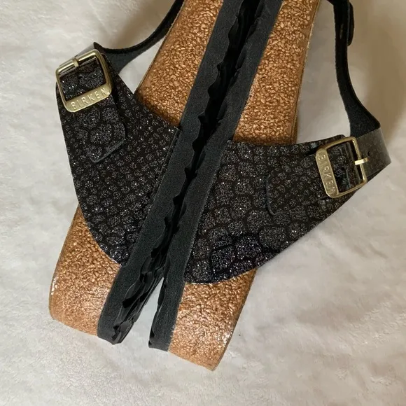 Birkenstock Gizeh Magic Snake Black-Silver Sandals