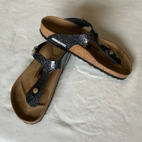 Birkenstock Gizeh Magic Snake Black-Silver Sandals