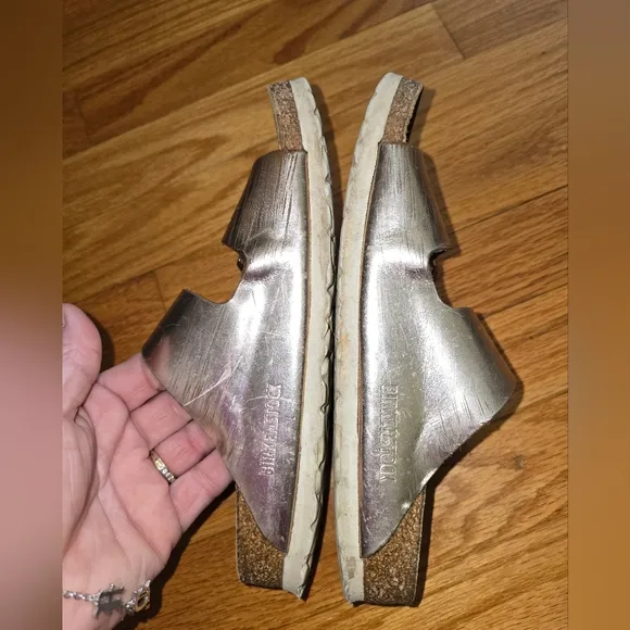 Birkenstock Gold Leather Slip On Sandals Womens Size 37/6-6.5