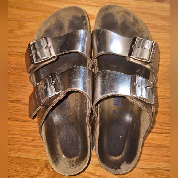Birkenstock Gold Leather Slip On Sandals Womens Size 37/6-6.5
