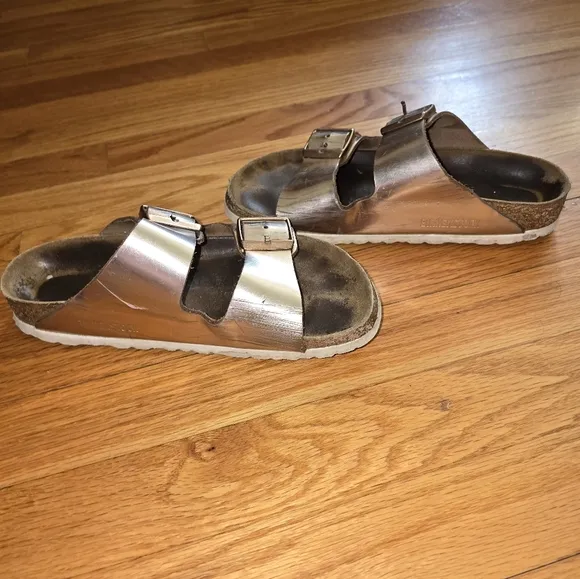 Birkenstock Gold Leather Slip On Sandals Womens Size 37/6-6.5