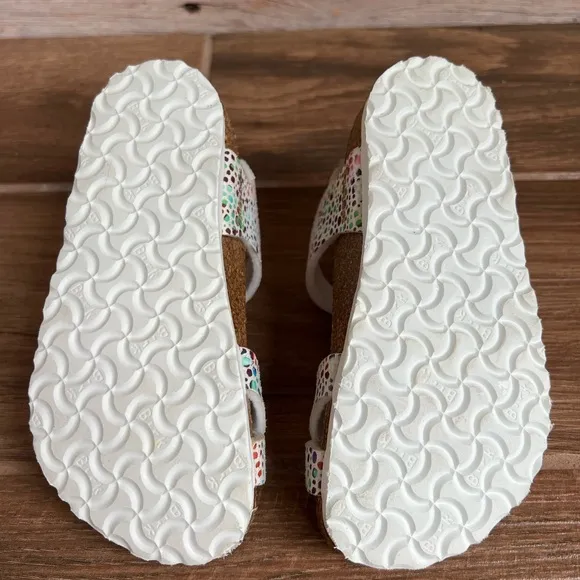 Birkenstock Kids Taormina Sandals. Size 26