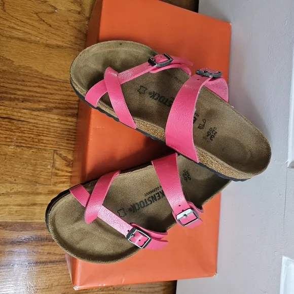 Birkenstock Mayari. NEW