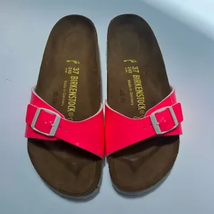Birkenstock Pink Sandals: S-6/6.5