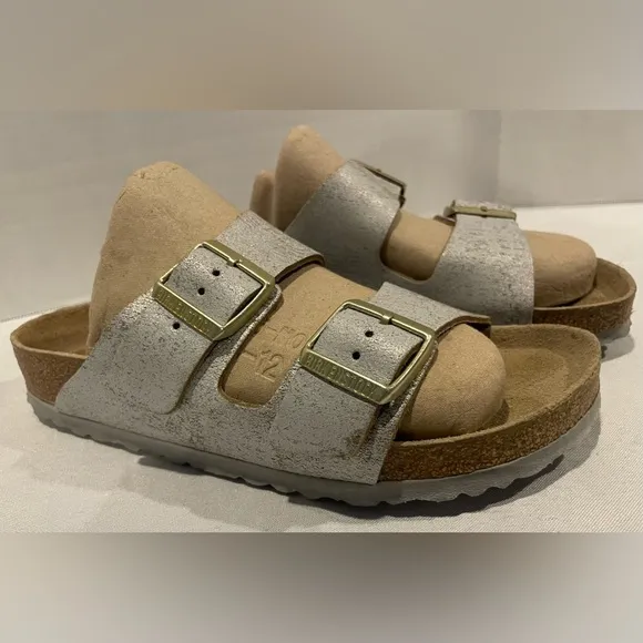 BIRKENSTOCK Washed Metallic Silver Arizona Buckle Sandals Women’s Size 7 (38)