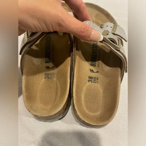 BIRKENSTOCK Washed Metallic Silver Arizona Buckle Sandals Women’s Size 7 (38)