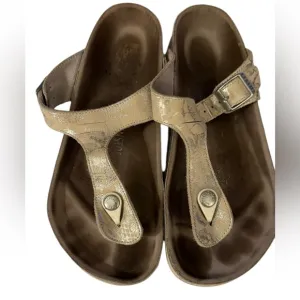 BIRKENSTOCK Woman’s Gizeh Sandal
