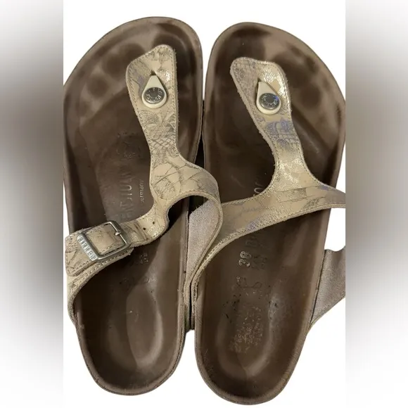 BIRKENSTOCK Woman’s Gizeh Sandal