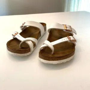 Birkenstock Women’s Mayari White Birko-Flor Slip On Sandals‎ EU 34 US Size 3