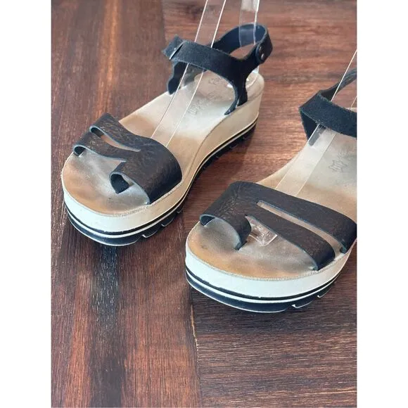 Black Fantasy comfort Sandals