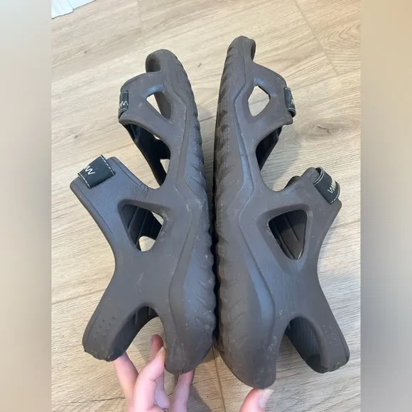 Black Men’s Strap Rubber Hiking Iconic Crocs Comfort Sandals Size 12
